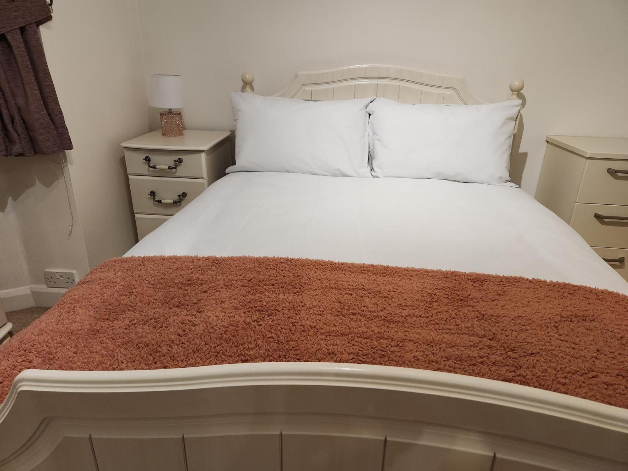 Elmdon House With 4 Spacious Bedrooms To Choose برمنغهام المظهر الخارجي الصورة